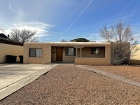 Building Photo - Splendid 4 Bedroom, 2 Bath Home Near Kirtland AFB! Available Now!