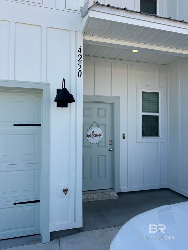 Building Photo - 4250 Lost Bay Dr