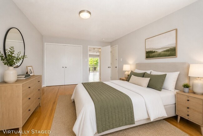 Building Photo - 880 Broadway