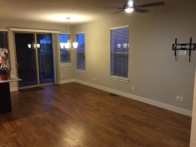 Building Photo - 5162 Yosemite Way
