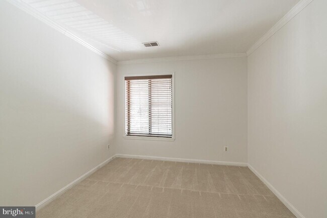 Building Photo - 2811 Lee Oaks Ct