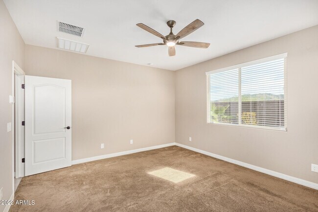 Building Photo - 8451 S 164th Dr