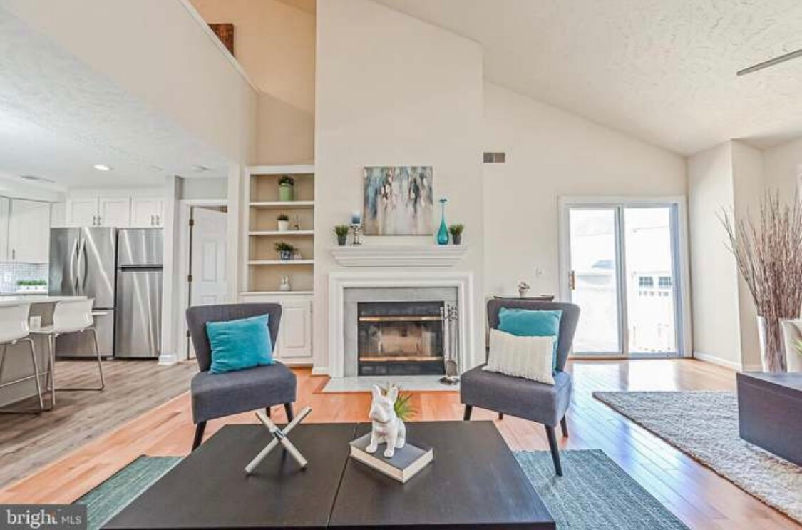 Building Photo - 12001 Ridge Knoll Dr