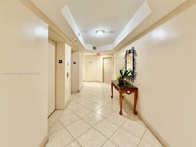 Building Photo - 6422 Collins Ave