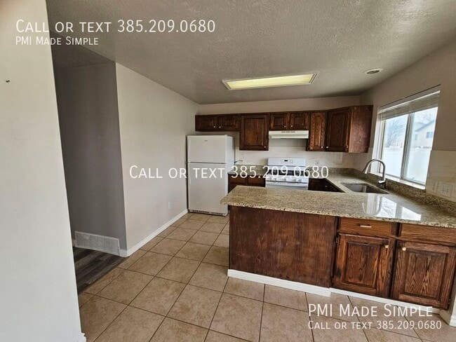 Building Photo - 826 S 1560 E