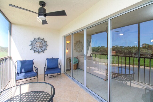 Building Photo - ** 2/2 CHARMING FURNISHED CONDO AT THE ISL...