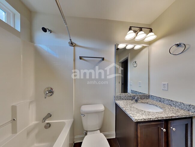 Building Photo - 423 Sablewood Dr