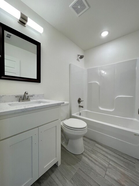 Building Photo - 40 Eriboll Ln