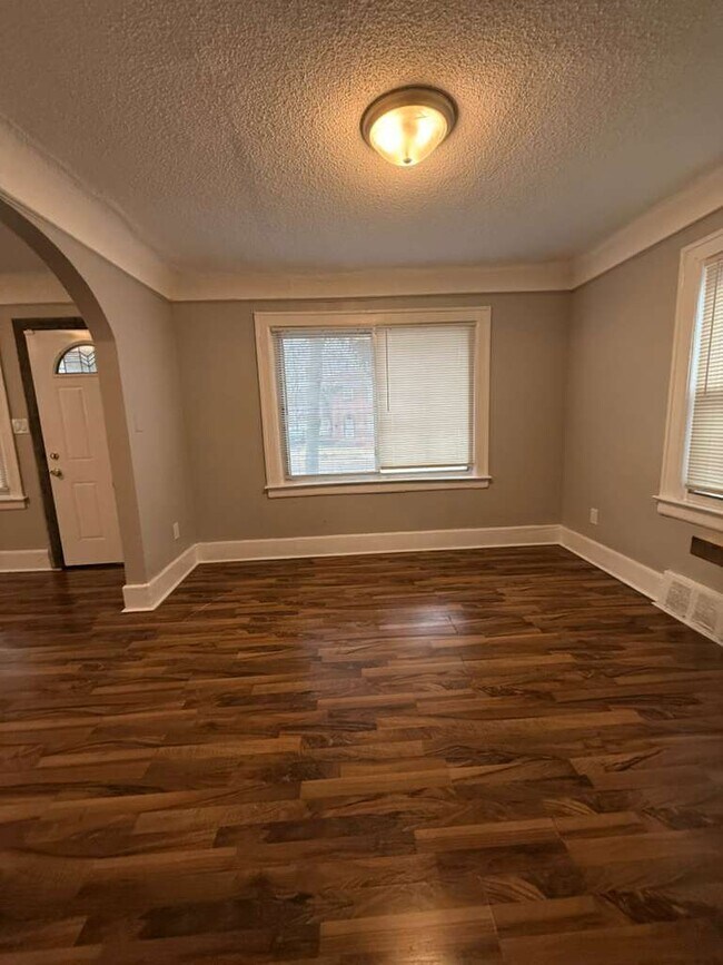 Building Photo - 16584 Blackstone St