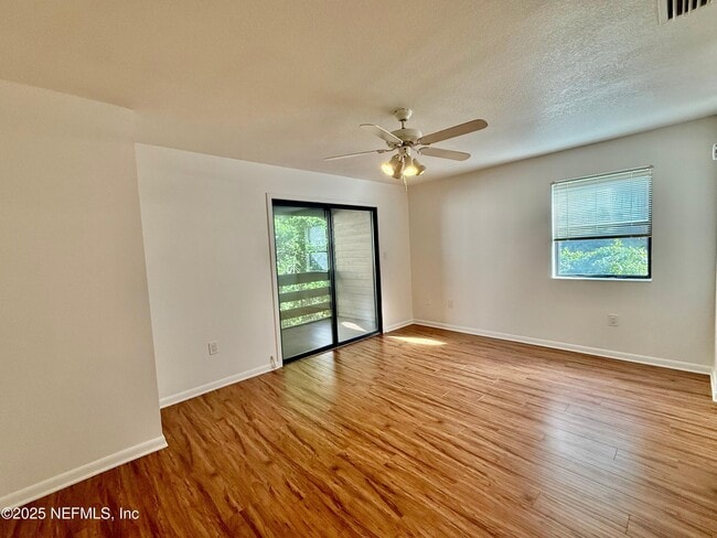 Building Photo - 1604 Arcadia Dr