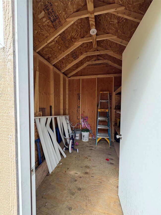 Building Photo - 39 Elizabeth Way