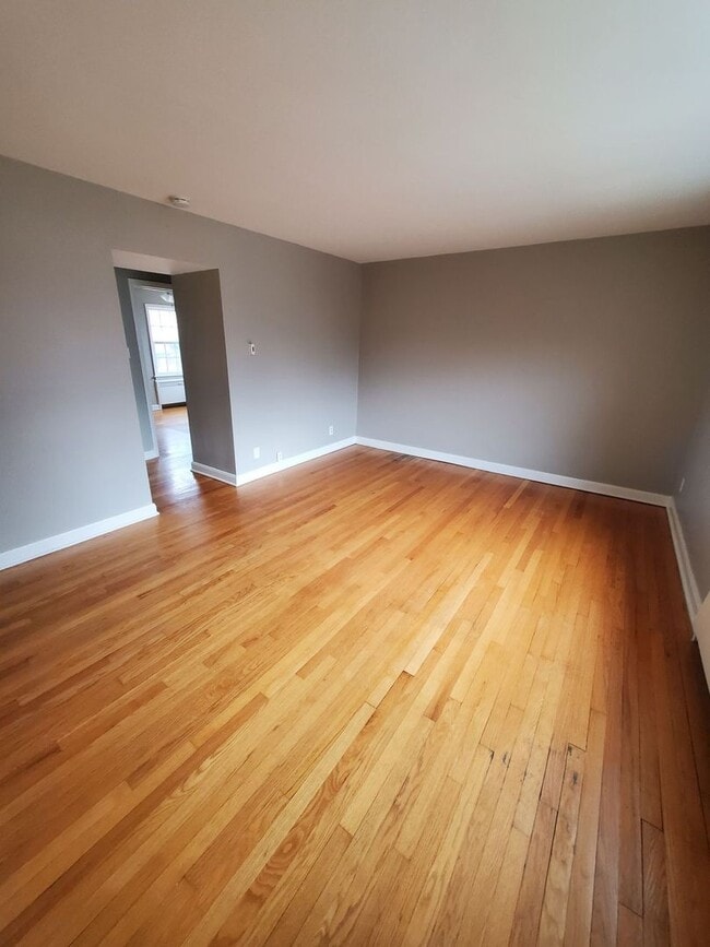 Building Photo - 524 E Henry Clay St