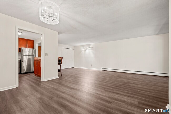 Building Photo - 38 Rambling Brook Ln