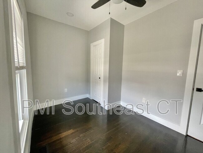 Building Photo - 5 Hunters Rd