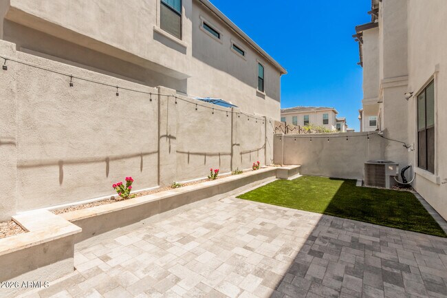 Building Photo - 4826 E Helena Dr