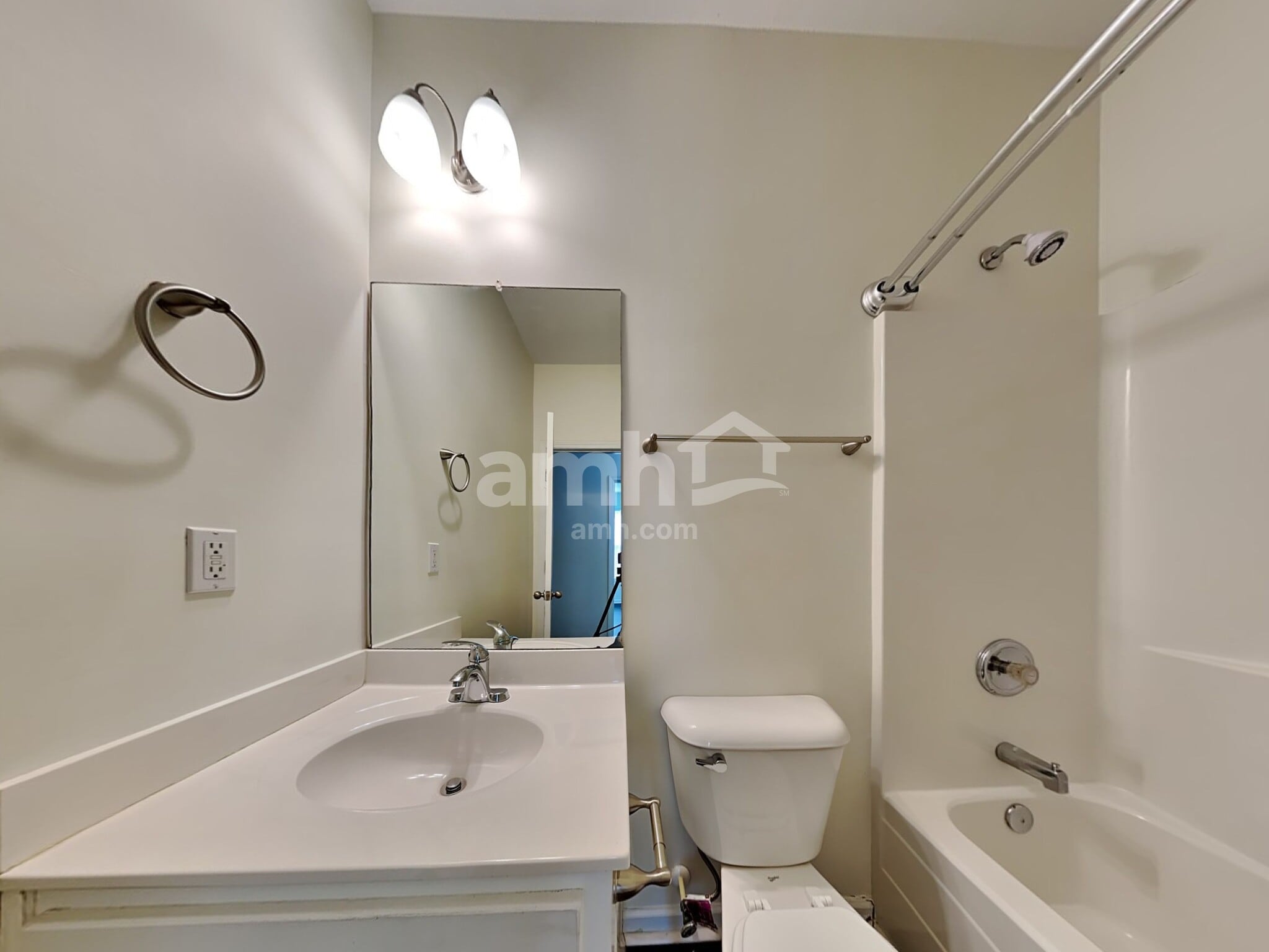 Building Photo - 192 Greenview Dr