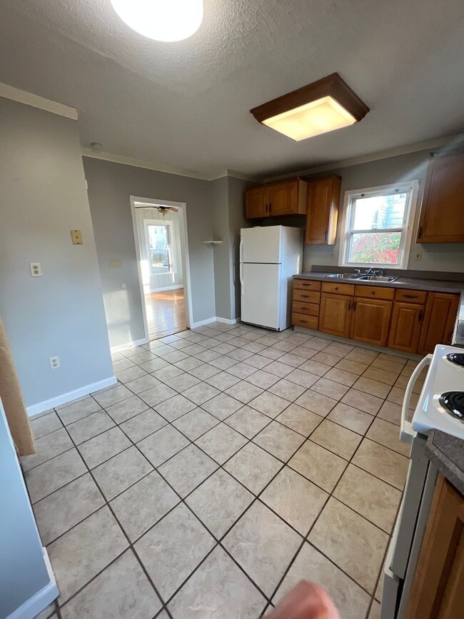 Building Photo - 3 Bedroom Single Family Home in Middletown