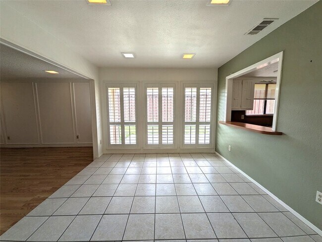 Building Photo - 3302 Townbluff Pl