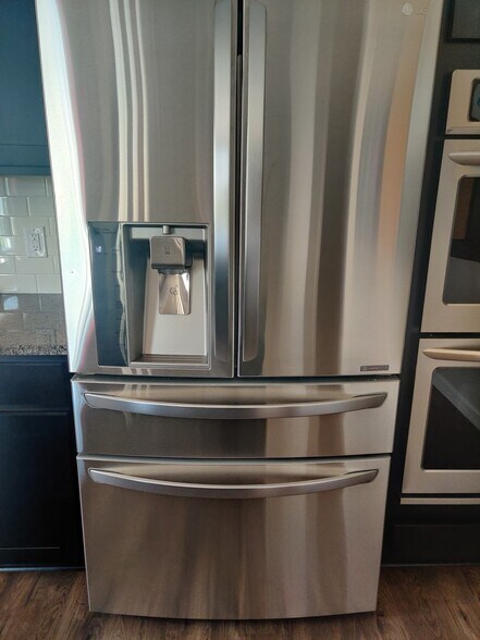 Fridge - 3546 Kady Ave NE