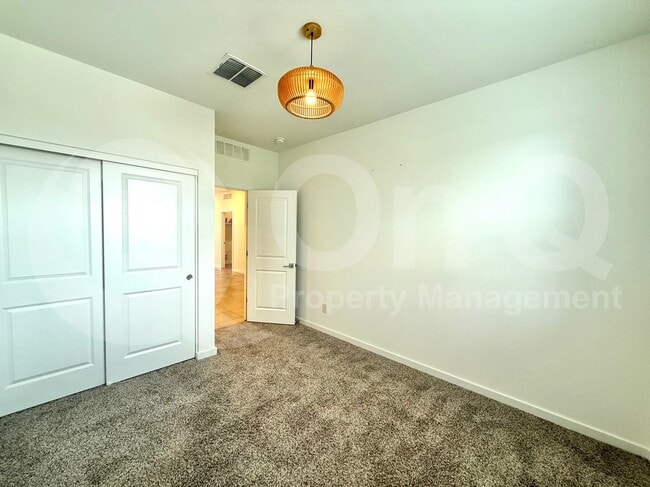 Building Photo - 9009 W Agora Ln