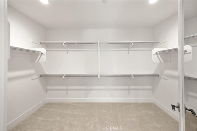 Building Photo - 164 Apron