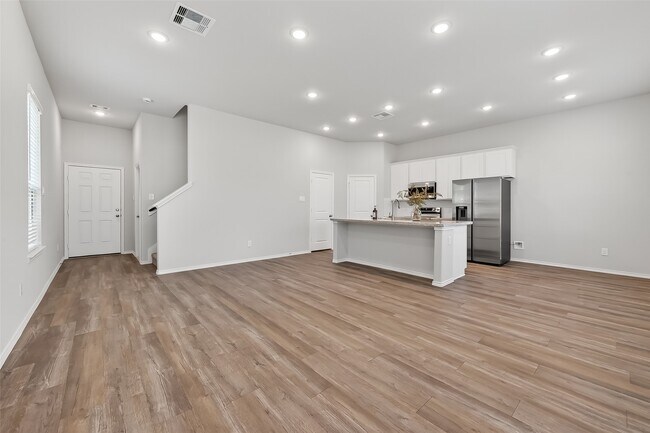 Building Photo - 1452 Glen Oaks Dr