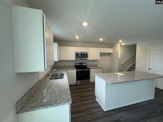 Building Photo - 3027 Hallsdale Dr