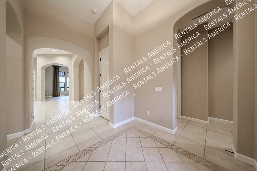 Building Photo - 7931 E Stonecliff Cir