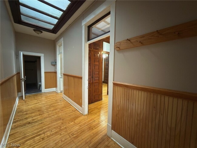 Building Photo - 153 S Main St