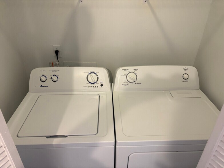 Building Photo - 3076 Rising Sun Rd