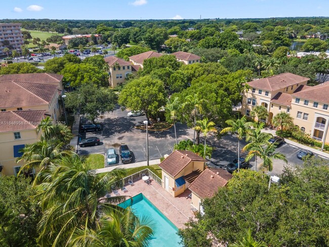 Building Photo - 160 Jacaranda Country Club Dr