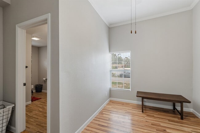 Building Photo - 1202 Gillis Ave