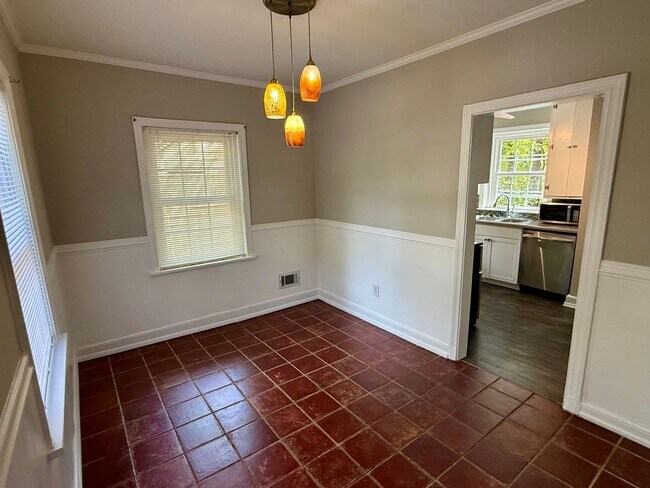 Building Photo - Updated 3BR Home in Coveted Forest Hill Pa...
