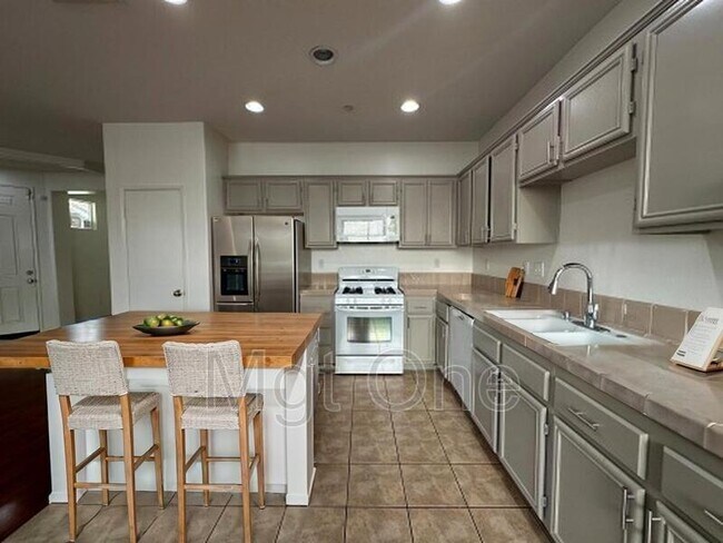Building Photo - 4485 Spring Knolls Ct