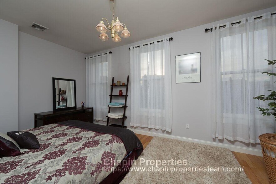 Building Photo - 7 Harvard Ave
