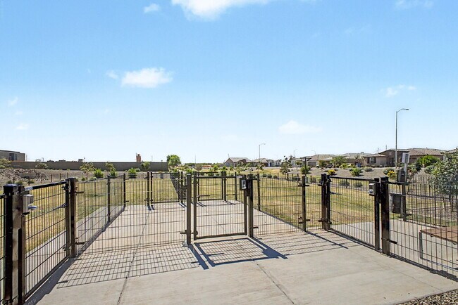 Building Photo - Live the Hawes Crossing Lifestyle – Pool, Pickleball & More! Internet included in the rent!