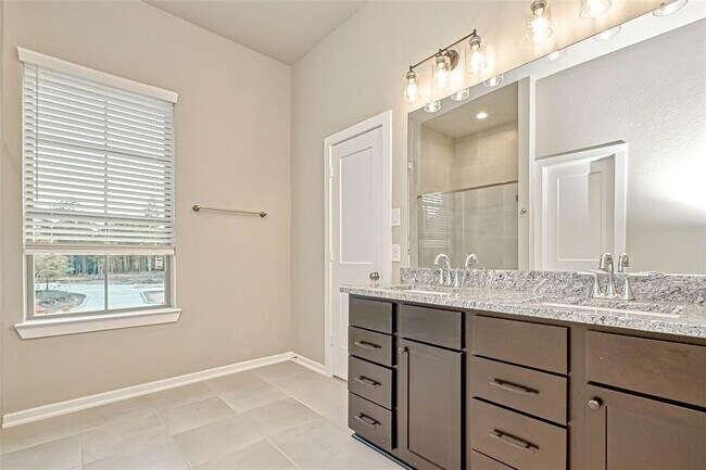 Building Photo - 493 Longleaf Pine Dr