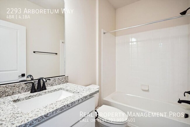 Building Photo - 2293 Arboretum Wy