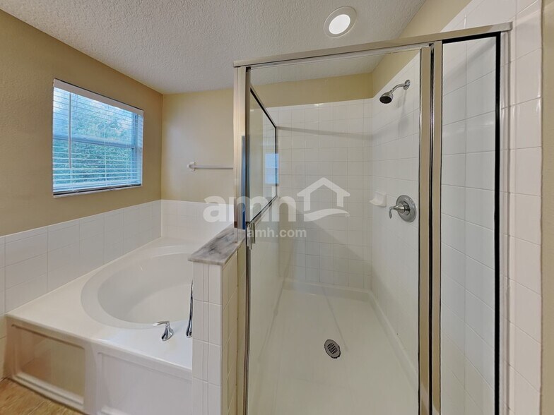 Building Photo - 15422 Peach Stone Pl