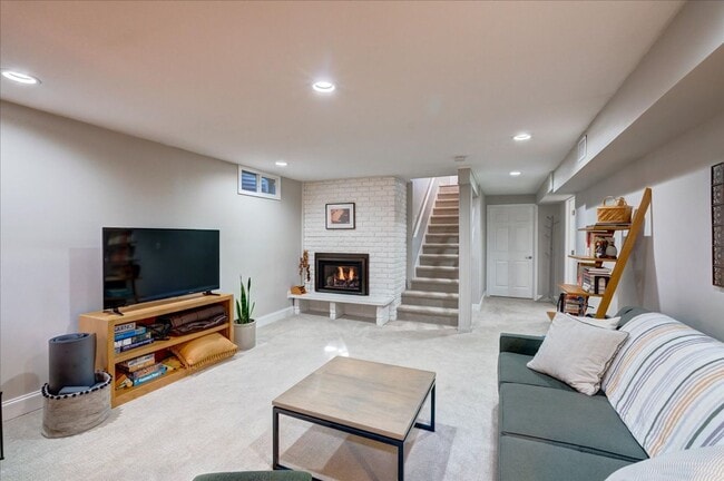 Building Photo - 5601 Russett Rd