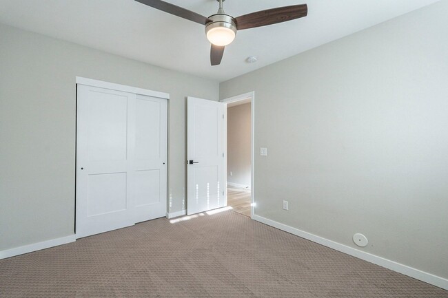 Building Photo - BEAUTIFUL SOUTH SCOTTSDALE - CORNER LOT & ...
