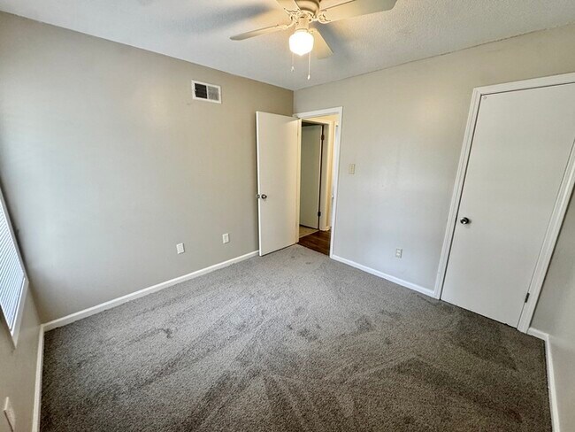 Building Photo - 5373 Wythe Cove