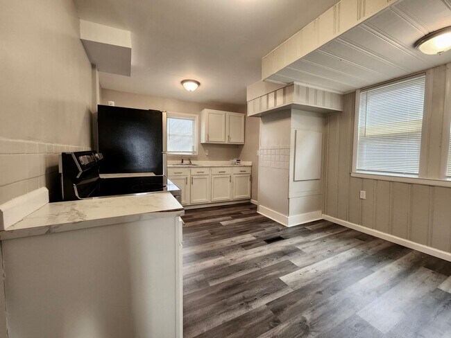 Building Photo - 500 Garson Ave