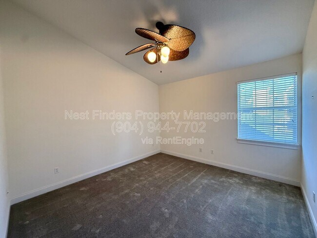 Building Photo - 330 N Shore Cir