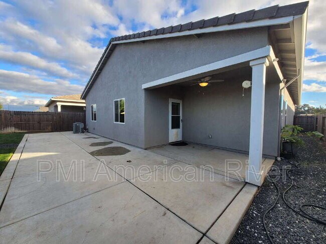 Building Photo - 2053 Skipper Cv Wy