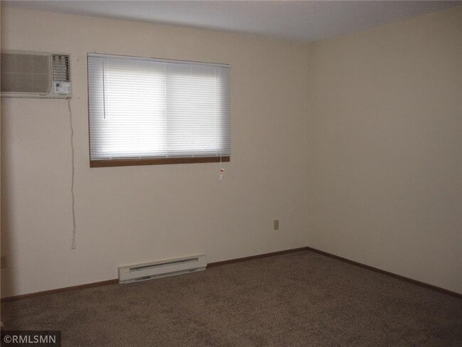 Building Photo - 1380 Heritage Dr