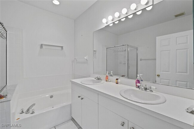 Building Photo - 22977 Lone Oak Dr