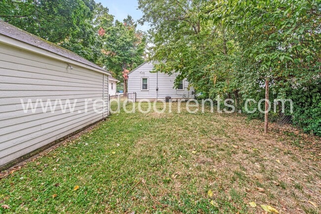 Building Photo - 4925 Crittenden Ave