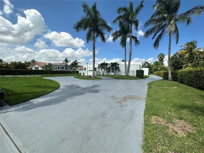 Building Photo - 290 NW 125th Ave