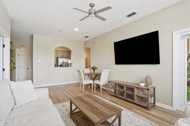 Building Photo - 7990 Baymeadows Rd
